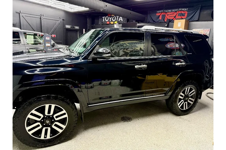 $17995 : 2016 4Runner image 6