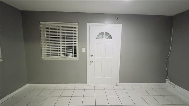 $1995 : CASA DE 1 RECAMARA INGLEWOOD image 1