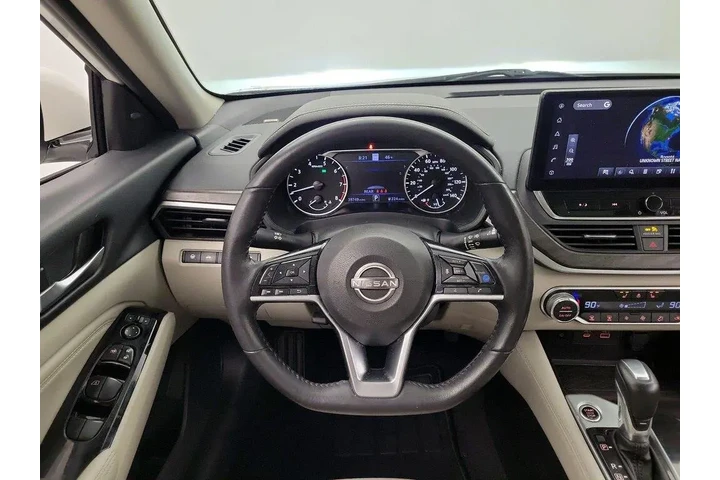 $23998 : Nissan Altima 2023 2.5 SL 4d image 10