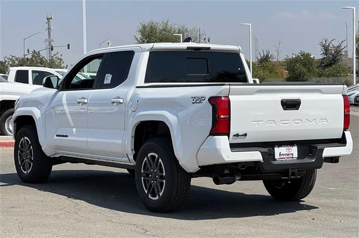 $49874 : New 2024 Tacoma TRD Sport Dou image 6