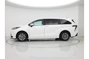 $36998 : Toyota Sienna 2024 LE 8-Pass thumbnail