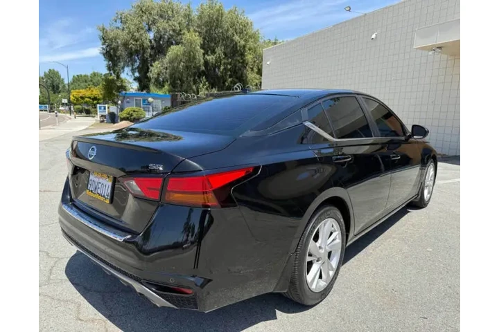 $19995 : 2020 Altima 2.5 SR image 7