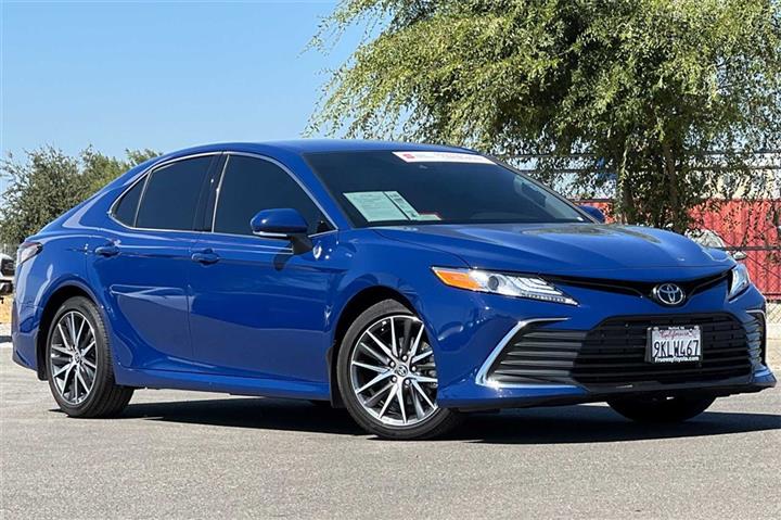 $33994 : Camry XLE image 2