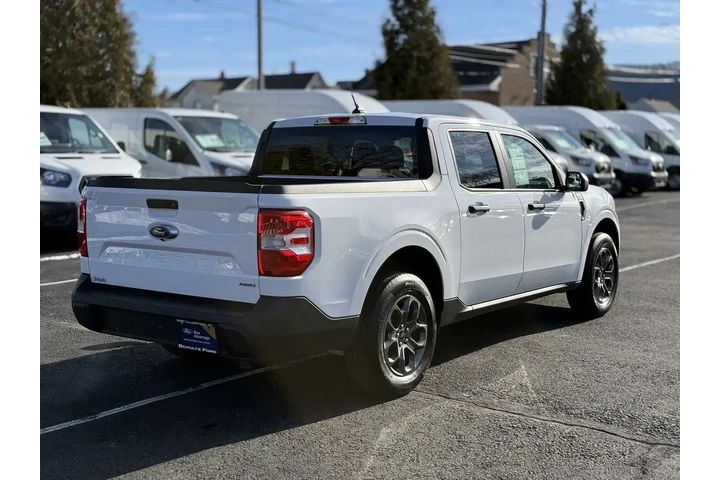 $27780 : Ford Maverick 2024 AWD XLT 4 image 7
