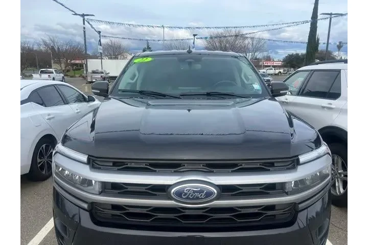 $33988 : Ford Expedition 2022 4x2 XLT image 2