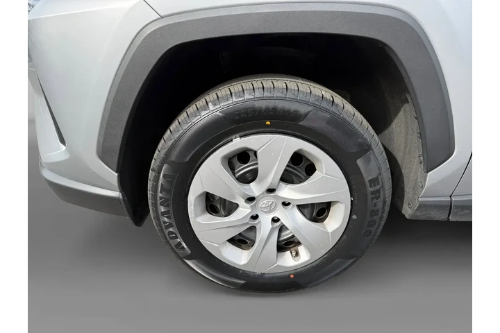 $26853 : Toyota RAV4 2024 AWD LE 4dr image 9