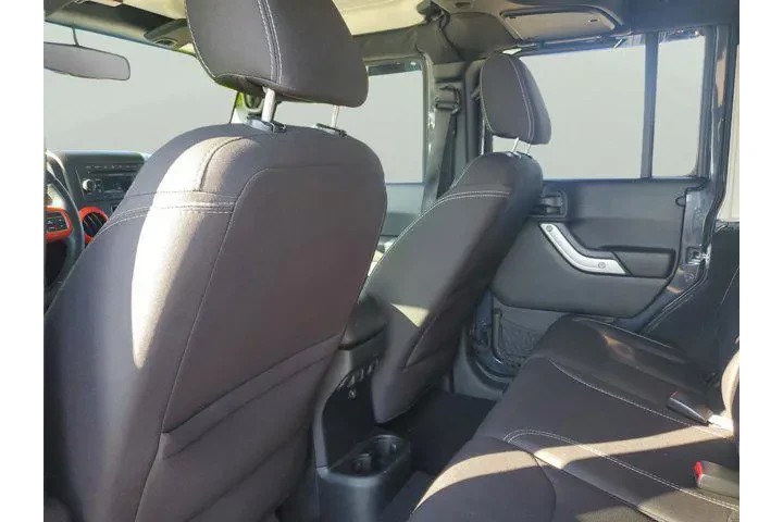 $19357 : Jeep Wrangler Unlimited 2017 image 8