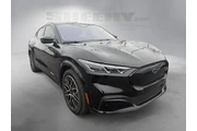 $27000 : Ford Mustang Mach-E 2024 Pre thumbnail