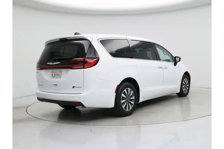 $33998 : Chrysler Pacifica Plug-In Hy image 8
