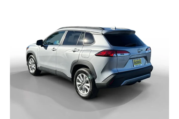 $23453 : Toyota Corolla Cross 2024 LE image 3