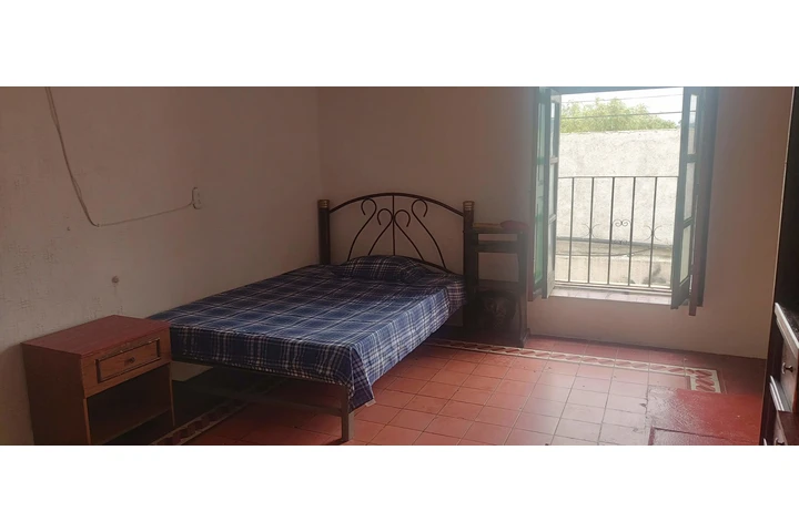 $2500 : Se renta cuarto céntrico image 5