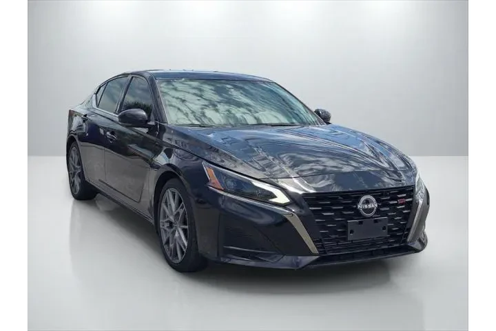 $26999 : Nissan Altima 2023 2.0 SR 4d image 3
