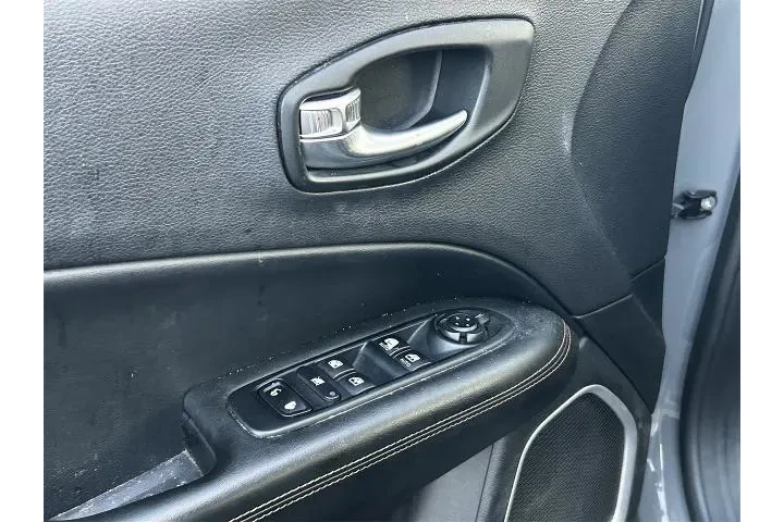 $13994 : Jeep Compass 2019 Limited 4d image 8