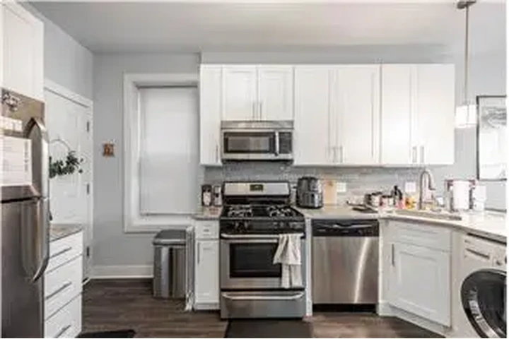 $2350 : Rental property with 1 bedro image 8