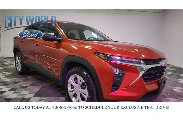 $17957 : Chevrolet Trax 2024 LS 4dr C image 2