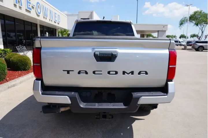 $39725 : Toyota Tacoma 2024 4x2 SR5 4 image 5