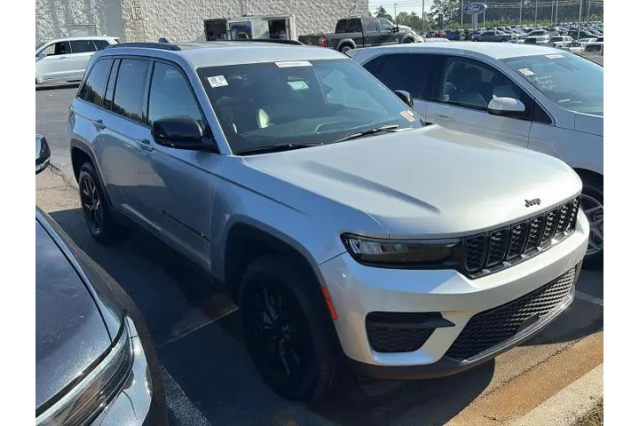 $29998 : Jeep Grand Cherokee 2024 4x4 image 2
