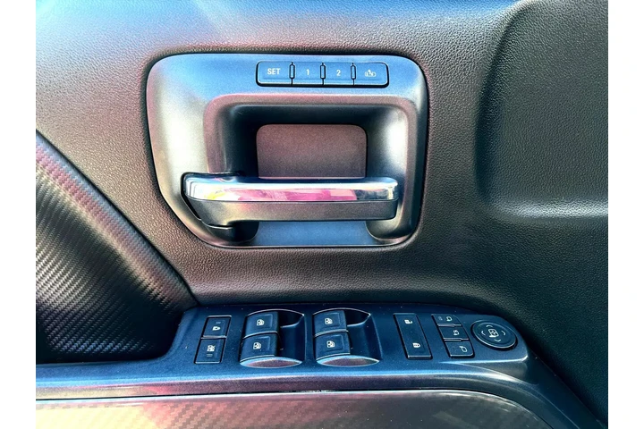 $32900 : GMC Sierra 2500HD 2018 4x4 S image 9