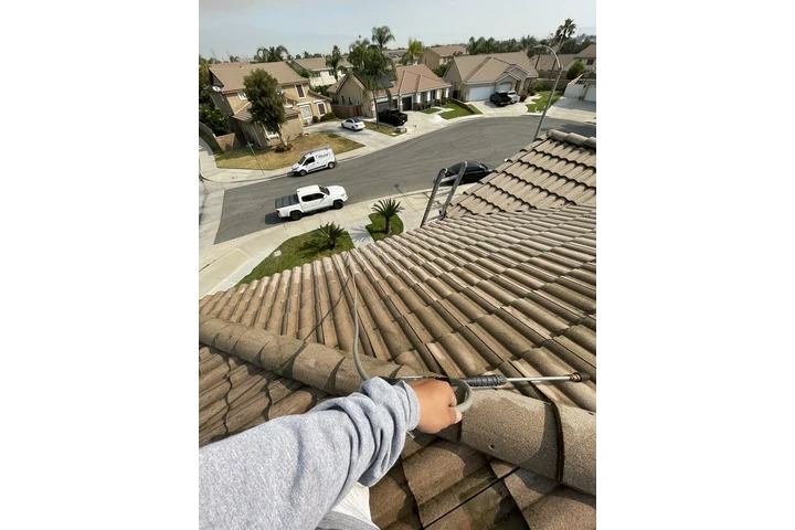 Roof cleaning. Limpieza roof image 5