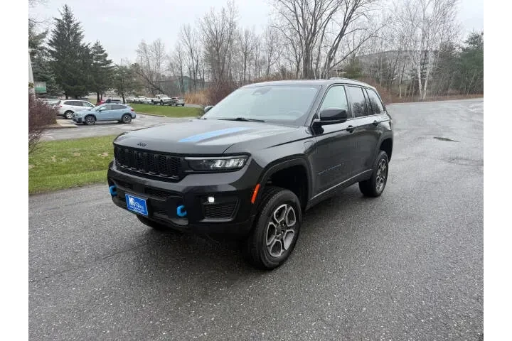 $31999 : 2023 Grand Cherokee Trailhawk image 3