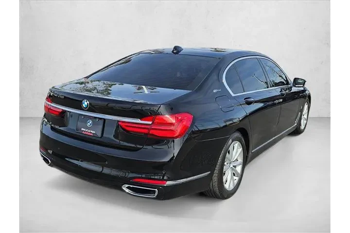$17995 : BMW 7 Series 2018 AWD 740e x image 5