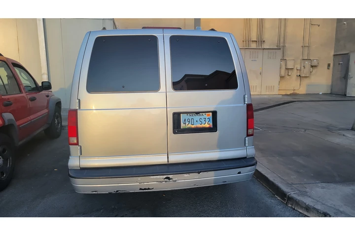 $3700 : Chevy Astro Van image 4
