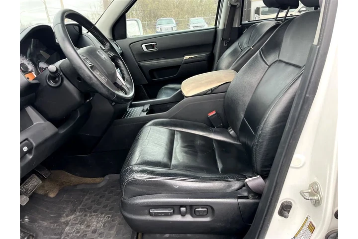 $11995 : 2015 Pilot Touring 2WD 5-Spd image 10