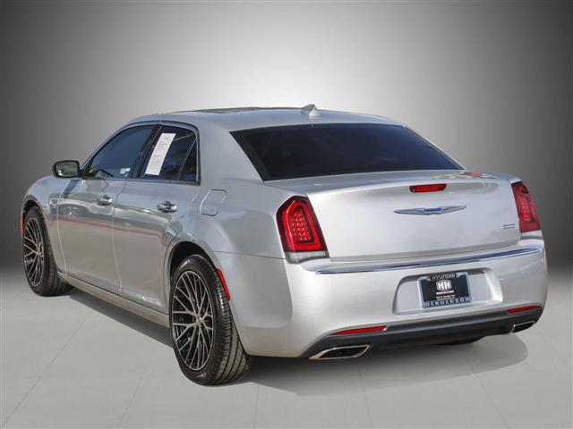 $17988 : Pre-Owned  Chrysler 300 Limite image 4