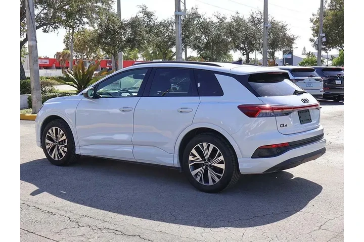$30990 : Audi Q4 e-tron 2025 Premium image 10