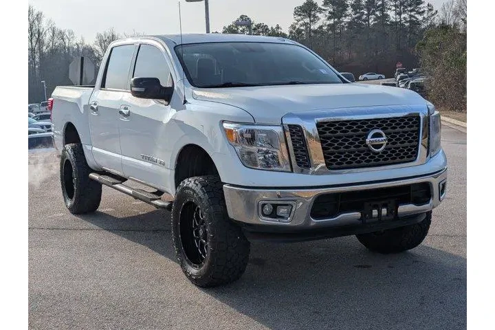 $24999 : Nissan Titan 2018 4x4 SV 4dr image 3