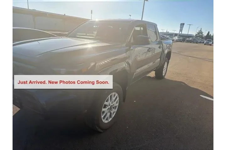 $32500 : Toyota Tacoma 2024 4x2 SR 4d image 2