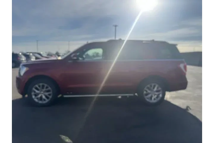 $27982 : Ford Expedition 2020 4x4 XLT image 4