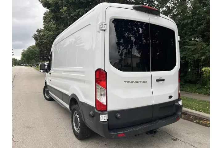 $19997 : 2018 Transit 250 image 5