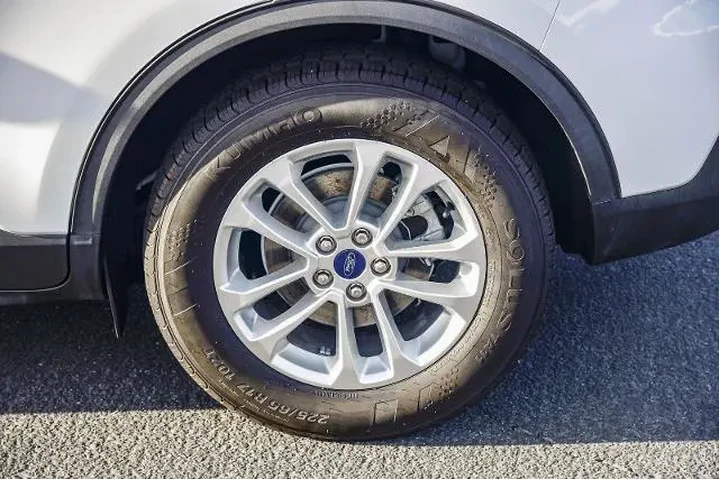 $15995 : Ford Escape 2020 SE 4dr SUV image 8