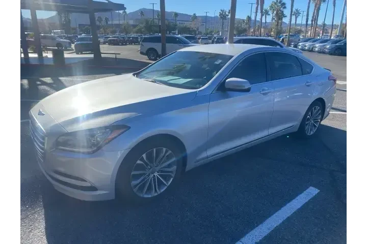 $11611 : Hyundai Genesis 2016 3.8L 4d image 1