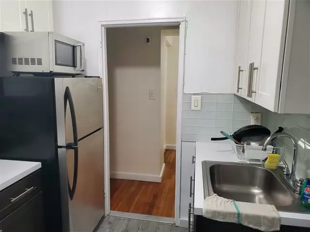 $1200 : Cuarto grande Flushing Queens image 4