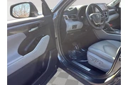 $38989 : 2021 Highlander Hybrid Limited thumbnail