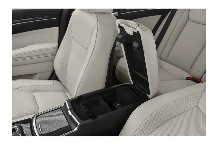 Chrysler 300 2020 Touring 4d image 9