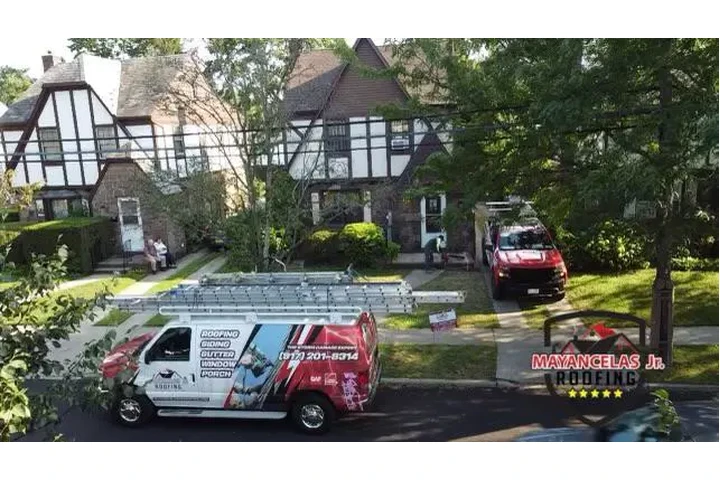 Mayancelas Jr Roofing LLC image 5