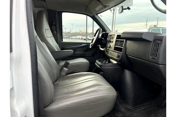 $14995 : 2013 Express 2500 Cargo image 10