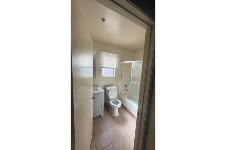$2700 : Renta image 1