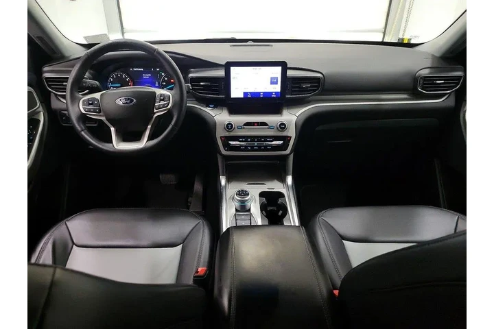 $31998 : Ford Explorer 2023 AWD XLT 4 image 9