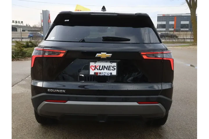 $27777 : Chevrolet Equinox 2026 LT 4d image 8