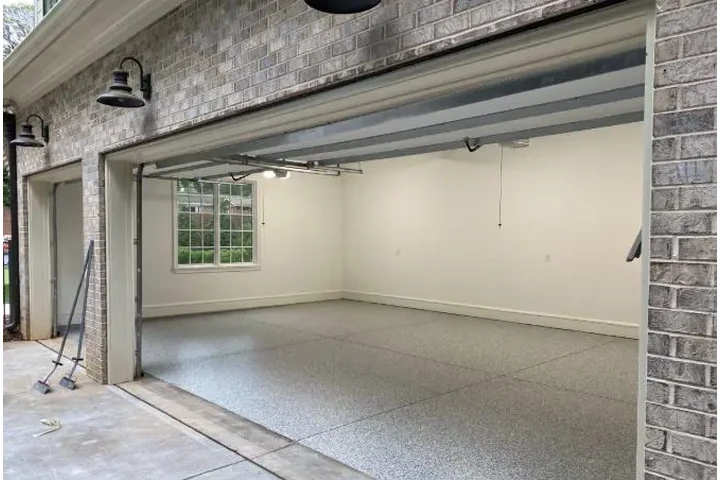 Beautiful Floor Epoxy - Garage image 8