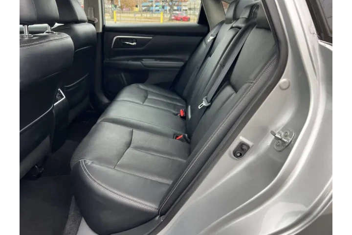 $8900 : 2018 Altima 2.5 SL image 10