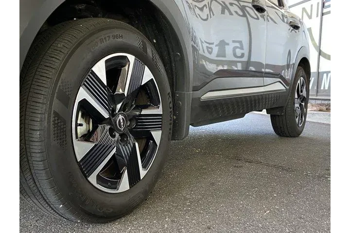 Nissan Kicks 2025 AWD SV 4dr image 10