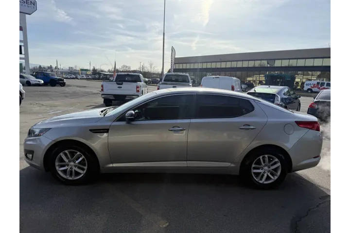 $8200 : 2013 Optima LX image 4