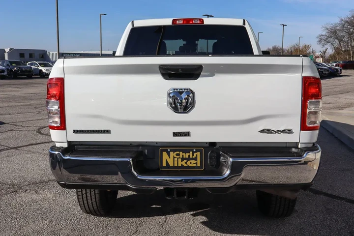 $46988 : 2024 2500 Big Horn 4x4 Crew C image 5