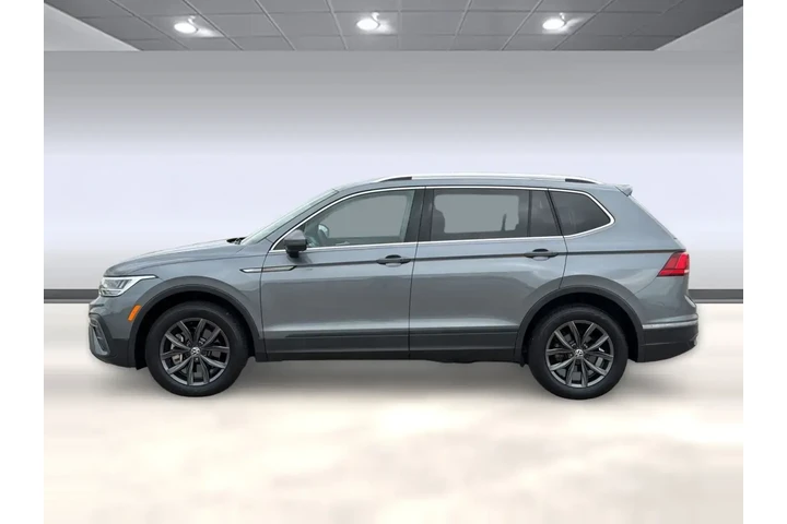 $24224 : Volkswagen Tiguan 2023 SE 4d image 2