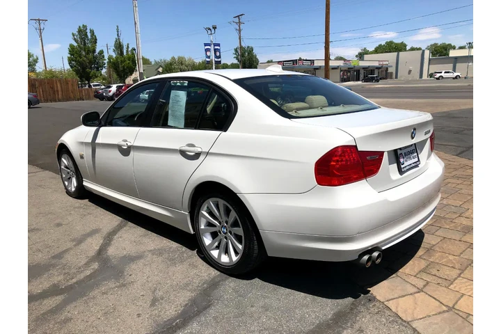 $9808 : 2011 BMW 3-Series 328i xDrive image 2